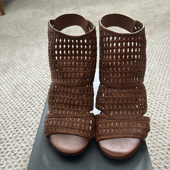 Lauren Conrad-Booties-Size 7 - Picture 3 of 5